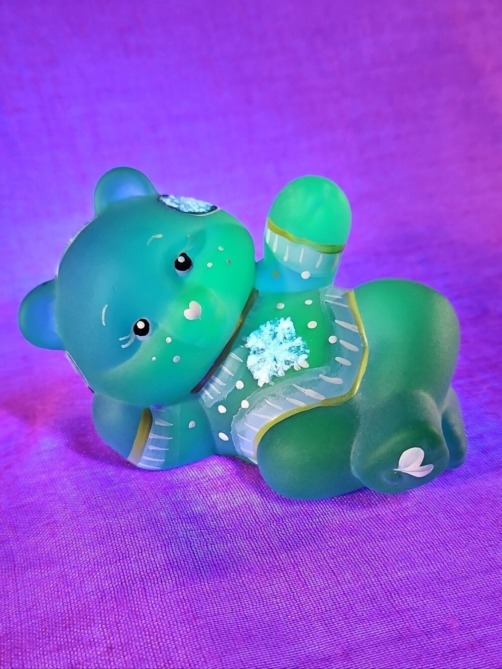 Ltd Edition Fenton Blue Satin Uranium Glass Reclining Snowflake Bear Pristin
